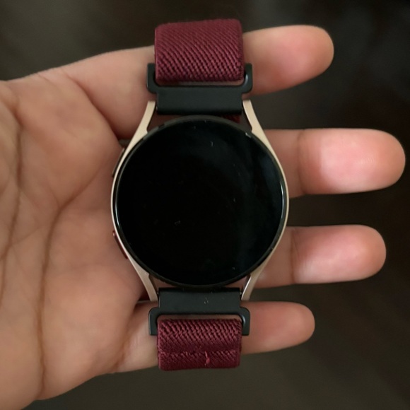 Galaxy Watch 4 - Picture 1 of 4